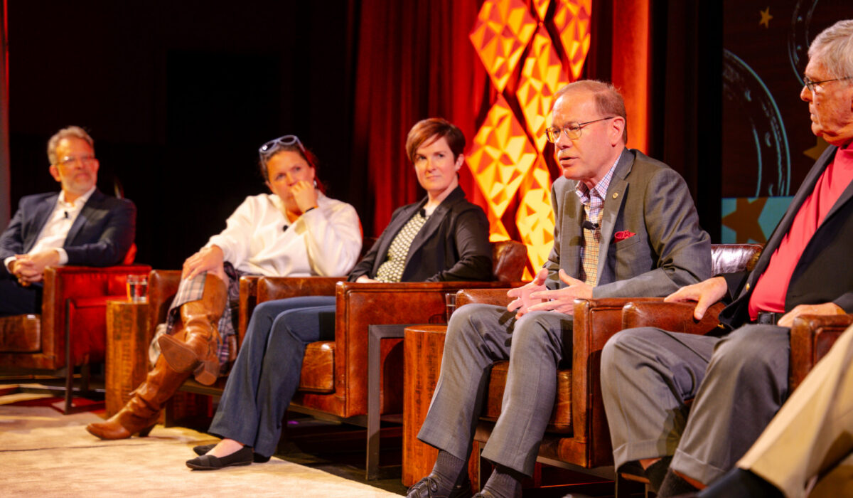 DISCUS Thursday-210 DISCUS Thursday-210