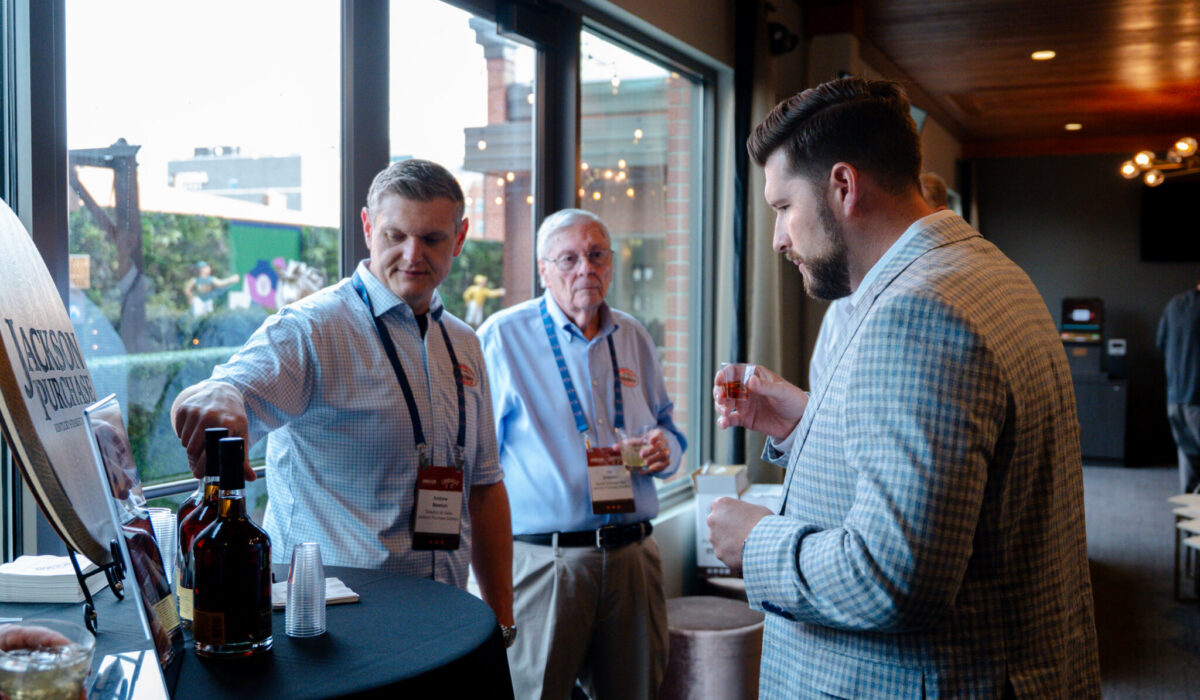 DISCUS Tuesday-148 DISCUS Tuesday-148