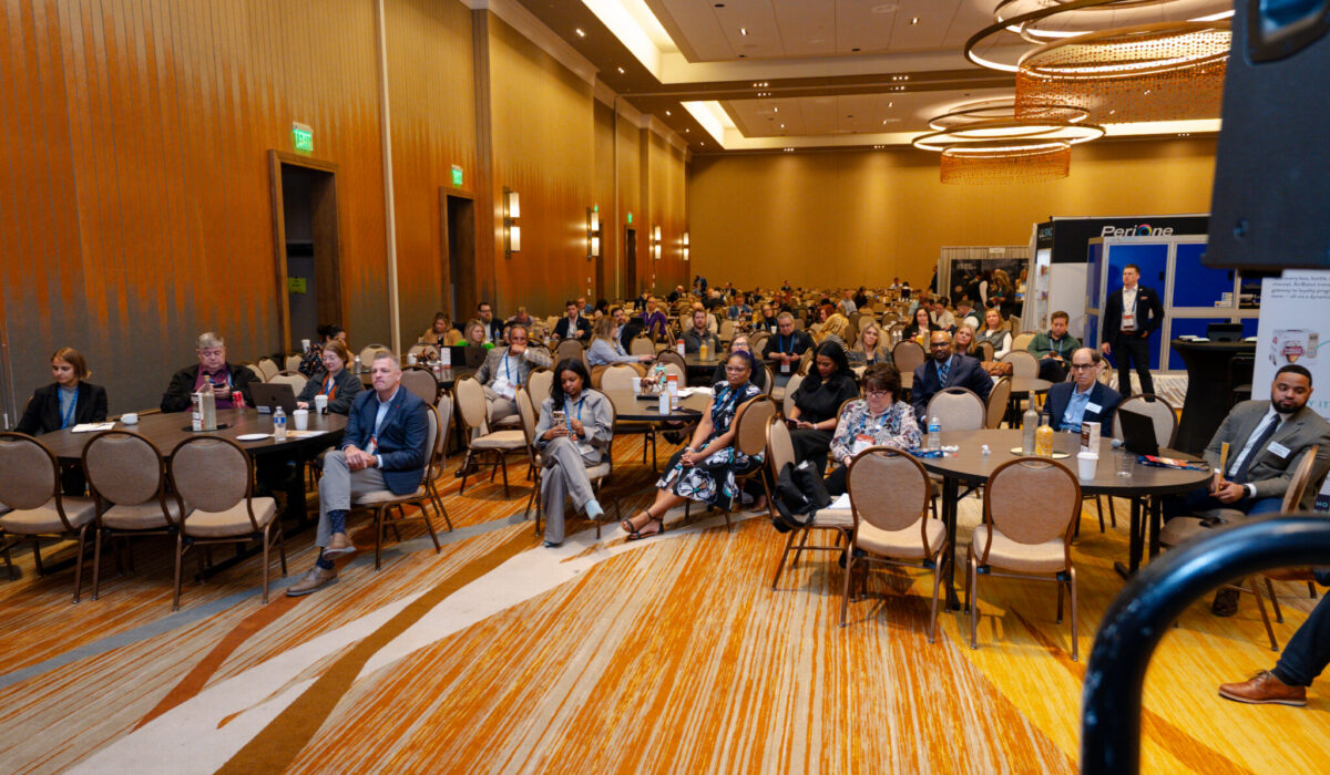 DISCUS Wednesday-329 DISCUS Wednesday-329